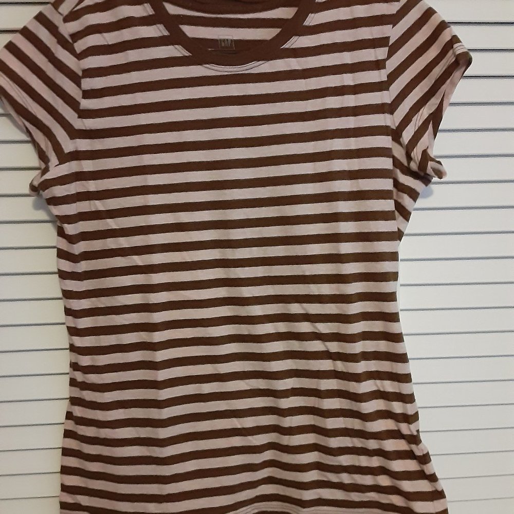 Striped t shirt. Gap - Picture 1 of 2